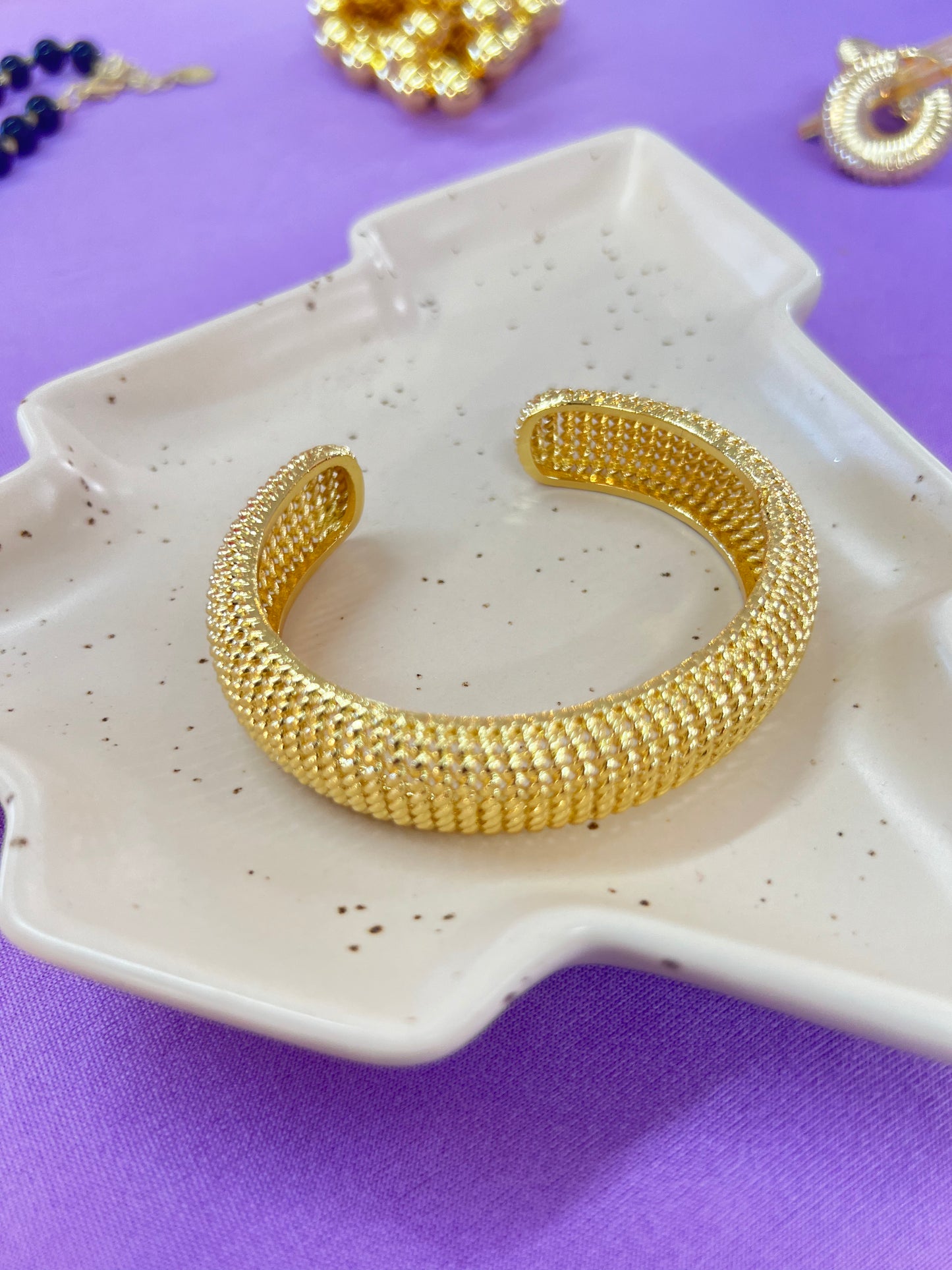 Gold bracelet cuff (2 sizes)